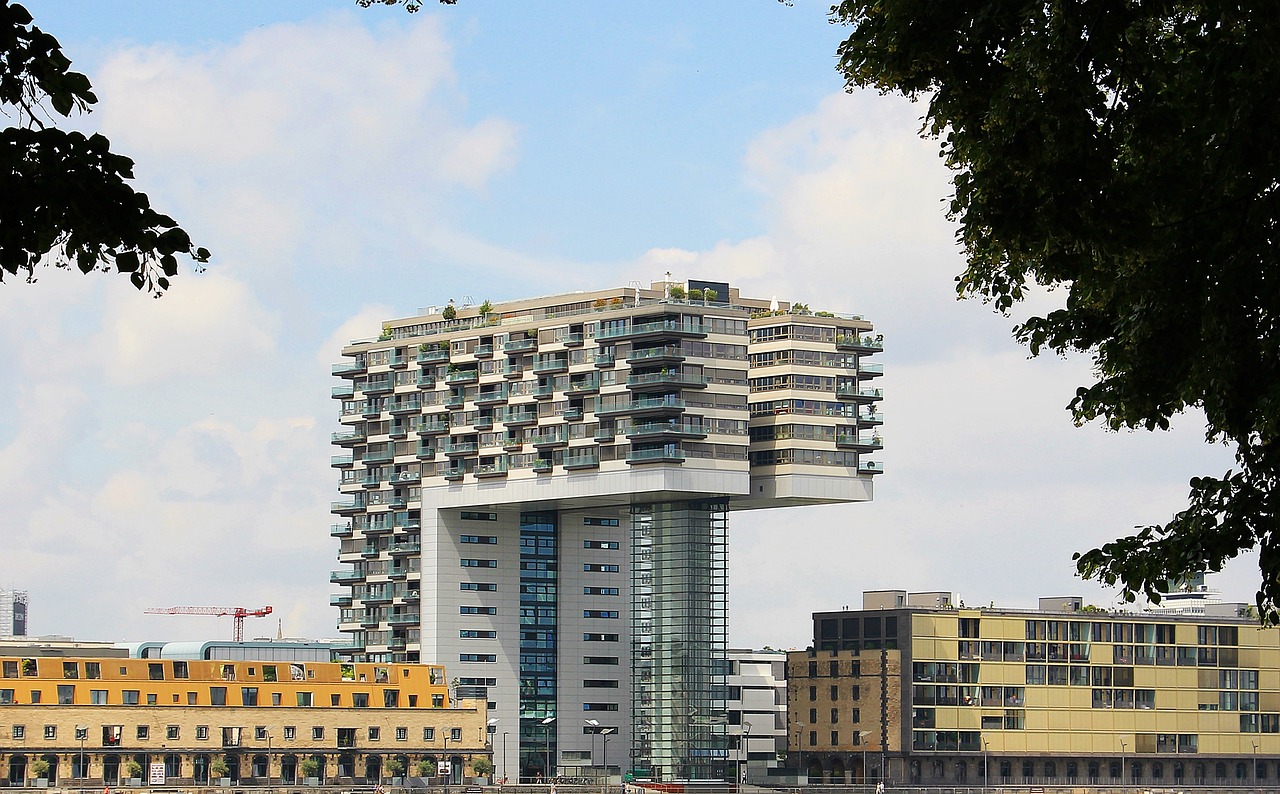 一线城市楼市火热，一天卖四五十套
