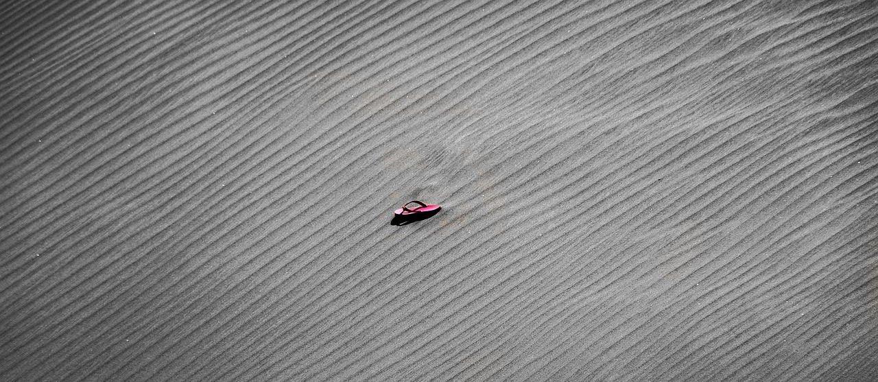 穿越沙海的诗篇——揭秘塔克拉玛干沙漠的神秘与坚韧