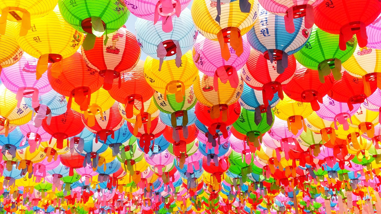 跨年狂欢，辞旧迎新！元旦节快乐，一起照亮你的新年瞬间！