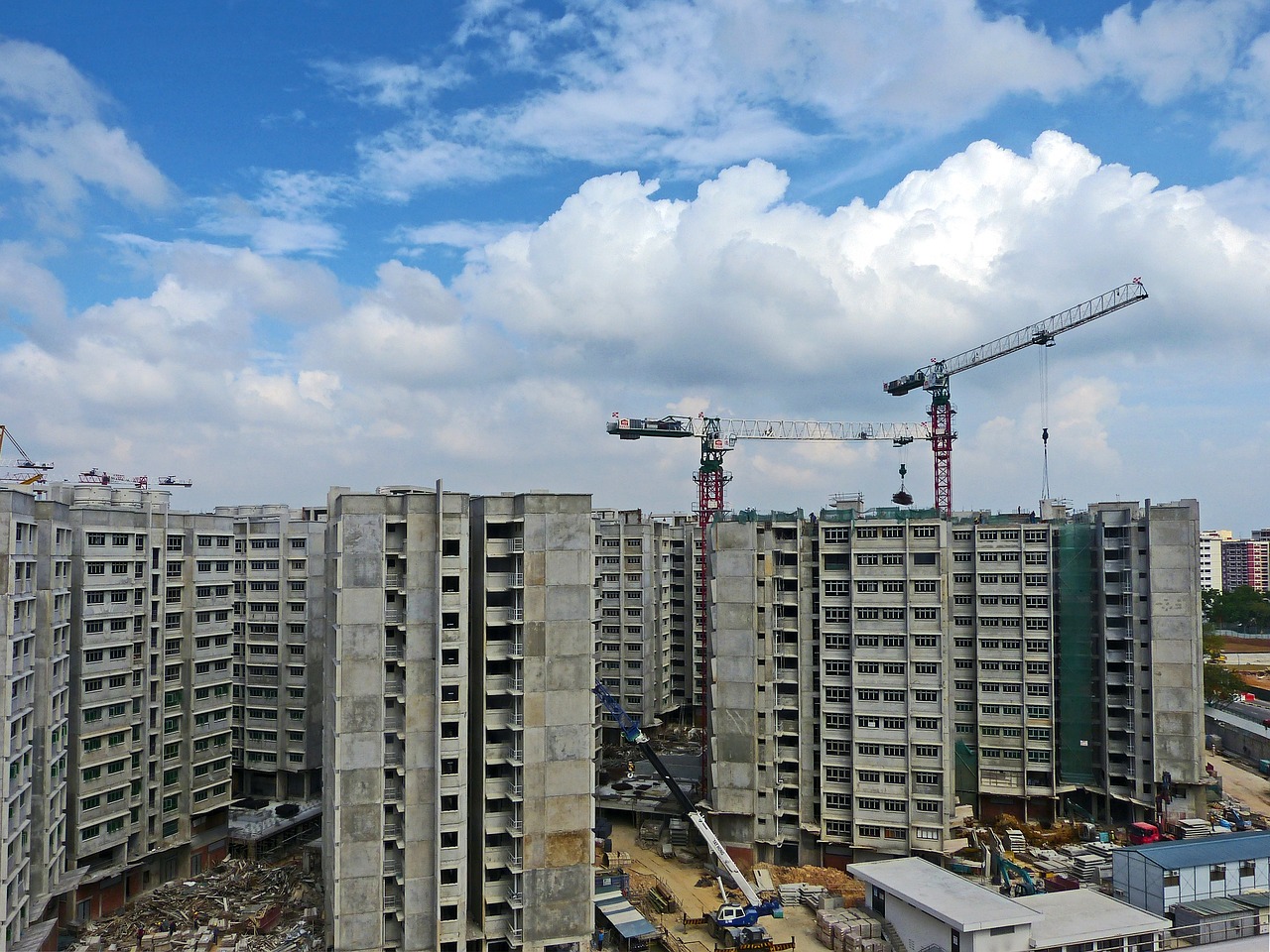 住建部部长谈老旧小区加装电梯，民生工程的新视角