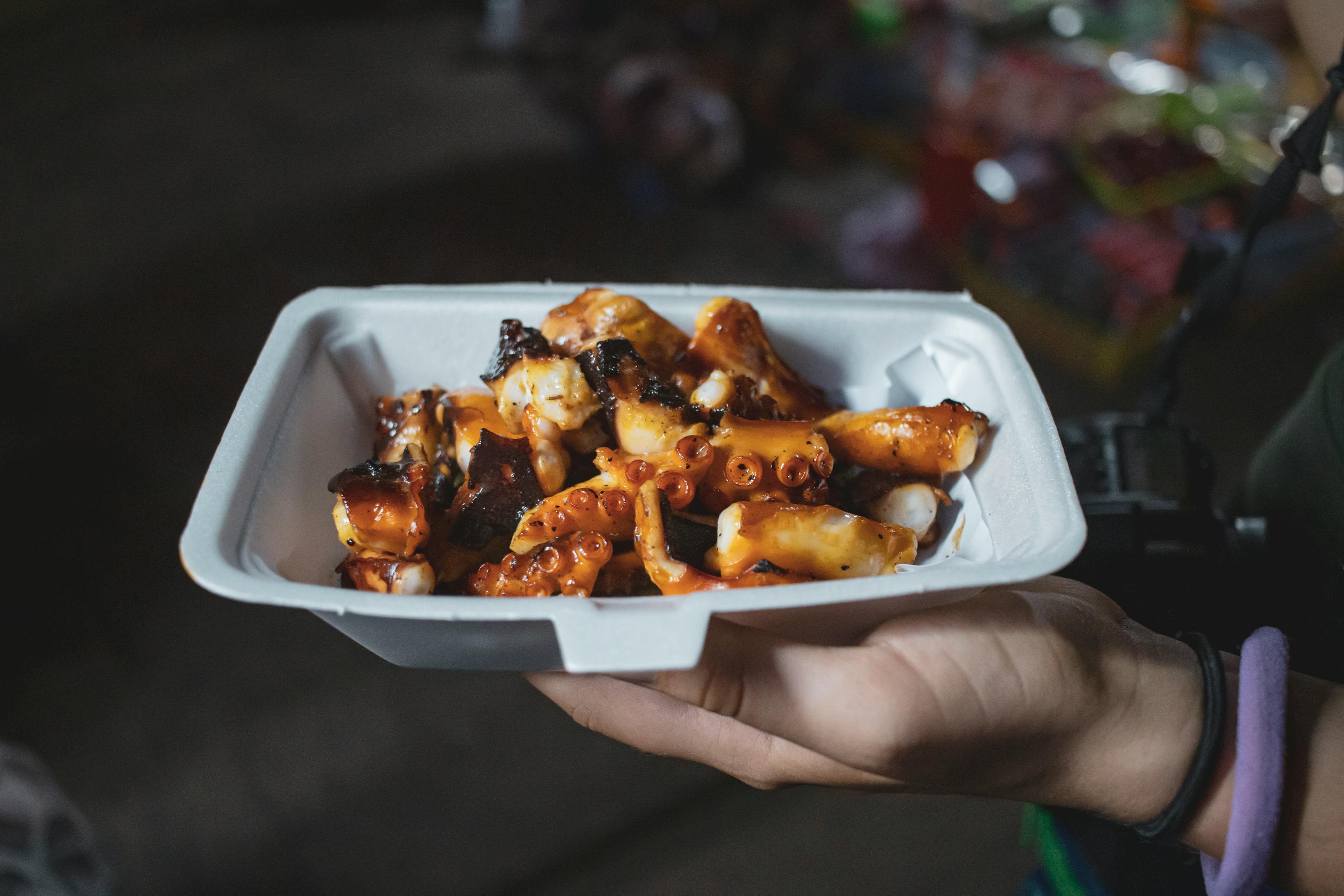 舌尖上的美食记录，锦州老五烧烤的味觉之旅