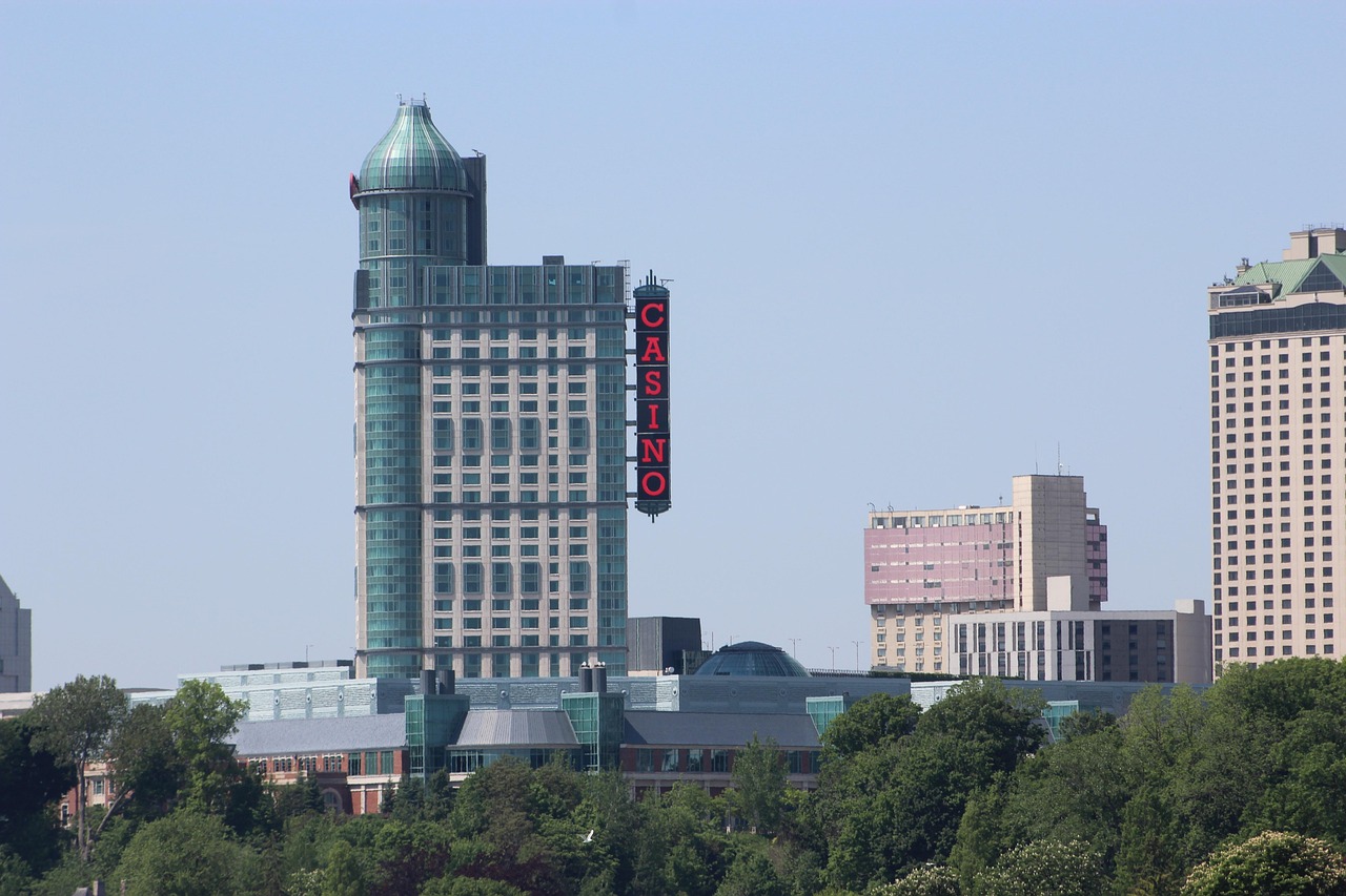 新世纪大酒店，城市心脏的奢华绿洲